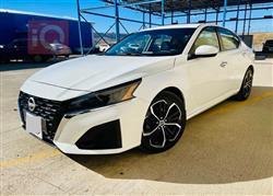 نيسان ألتيما